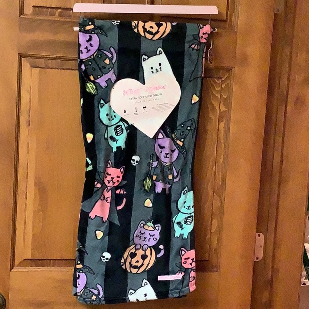 Betsey Johnson Halloween Cat Blanket